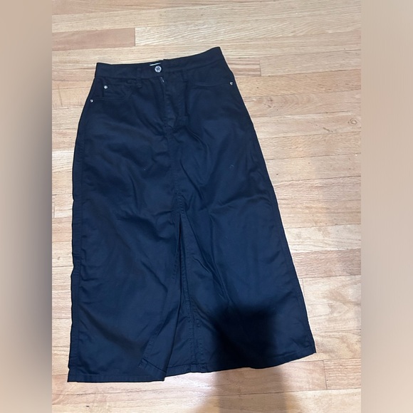 WeWoreWhat Midi Skirt, Front Slit, Black, Size 25 - Picture 4 of 5